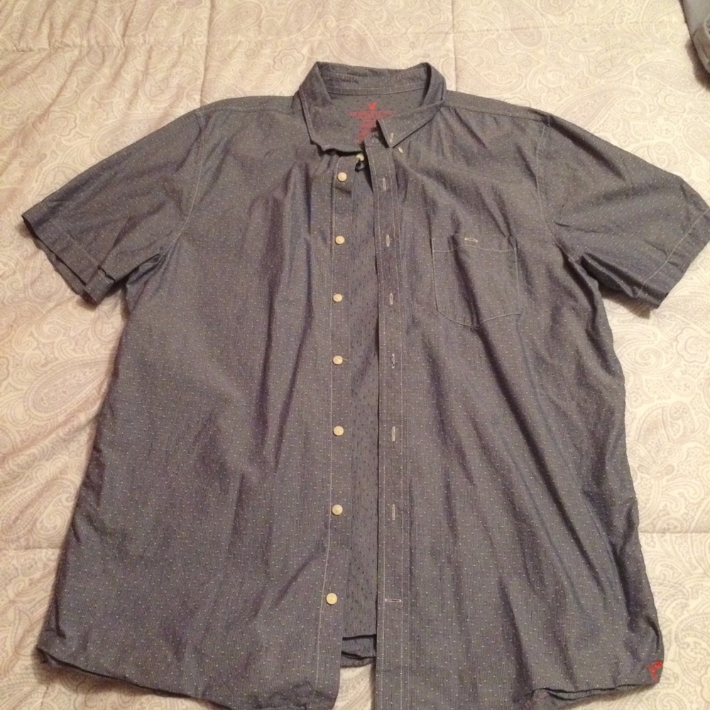 American Eagle button-down ss